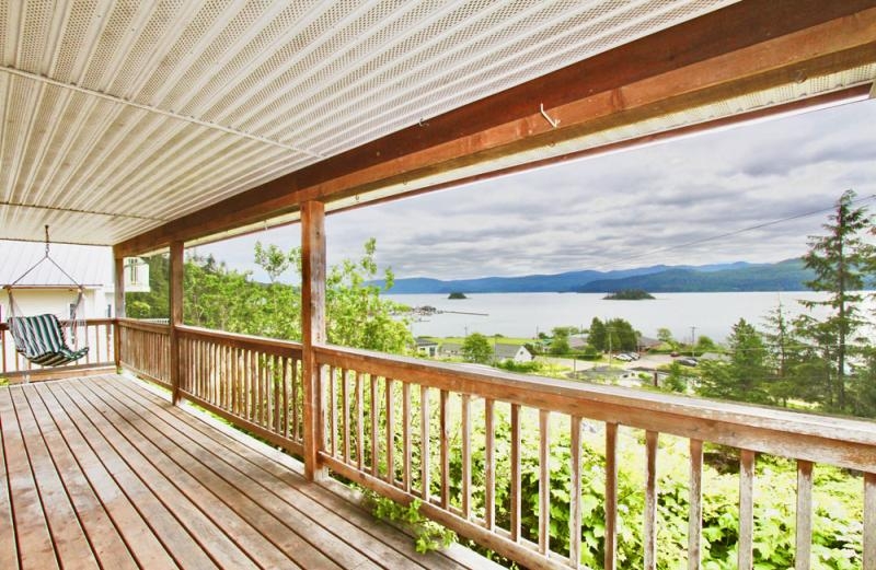 For Sale: 209 2nd Ave, Daajing Giids, BC