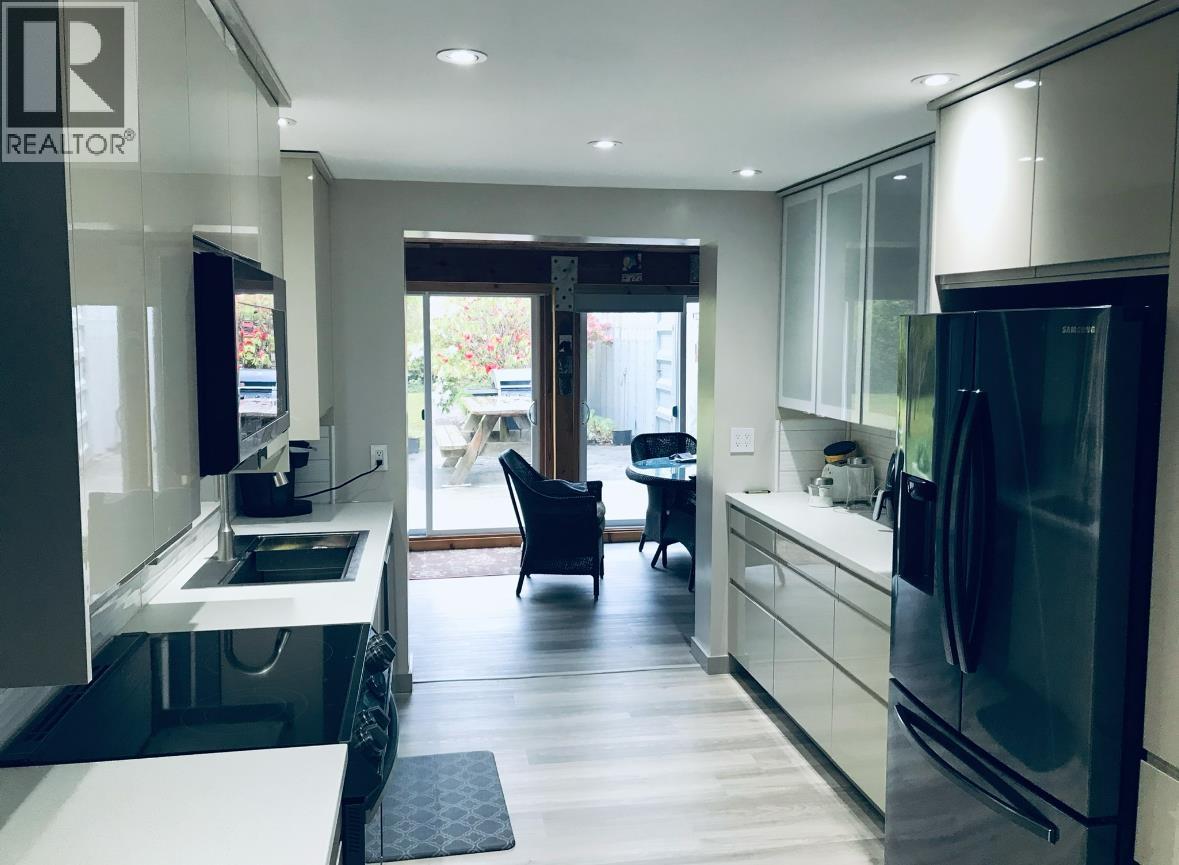 https://realestate.haidagwaiitrader.com/wp-content/uploads/1856-2.jpg