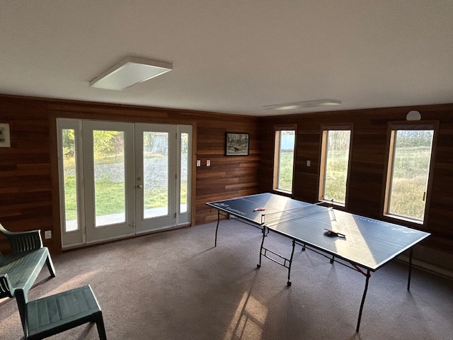 https://realestate.haidagwaiitrader.com/wp-content/uploads/Copy-of-Games-Room-–-Bright-and-Spacious.jpg