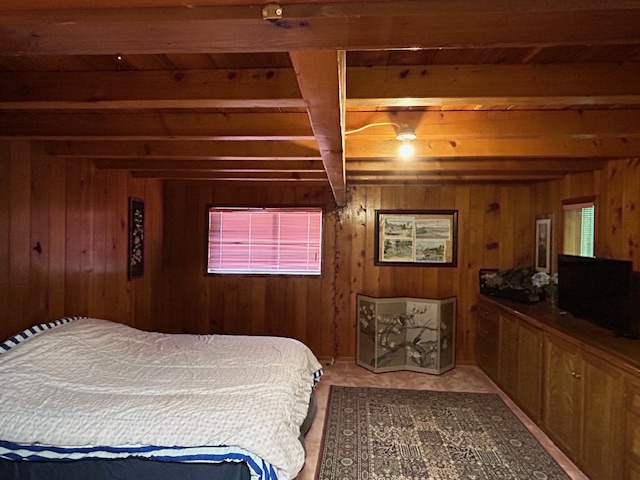 https://realestate.haidagwaiitrader.com/wp-content/uploads/Copy-of-masters-bedroom.jpg