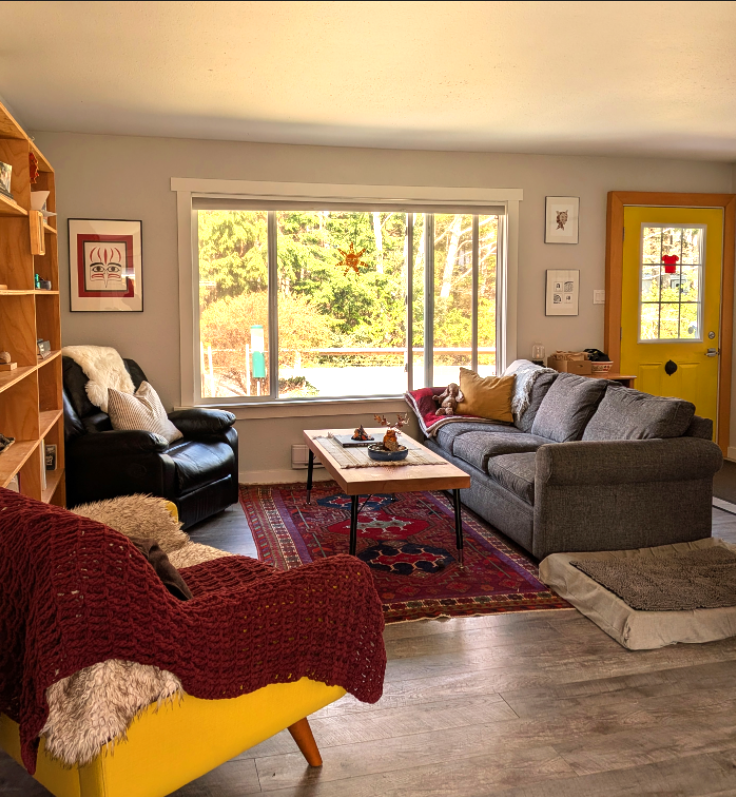 https://realestate.haidagwaiitrader.com/wp-content/uploads/Living-Room1.png